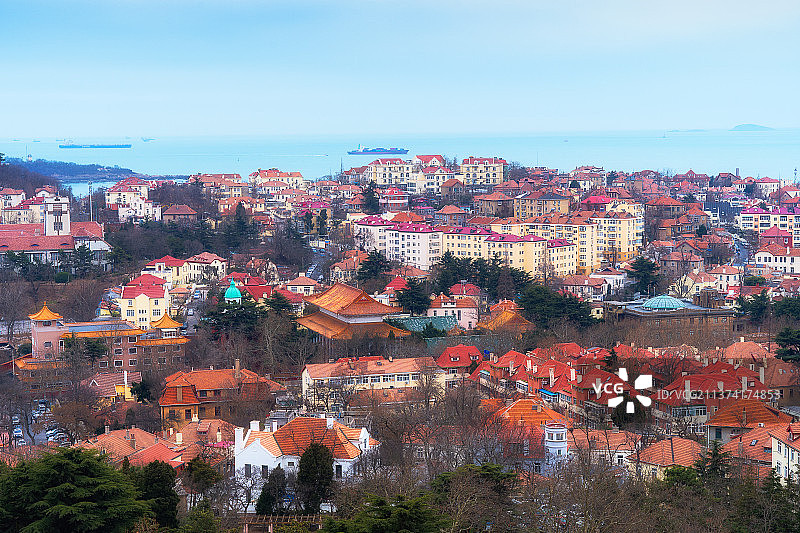 红房碧海+山东省青岛市市南区老城区图片素材