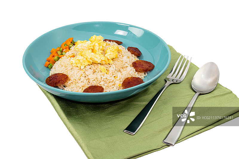 蔬菜香肠鸡蛋胡萝卜豆炒饭图片素材