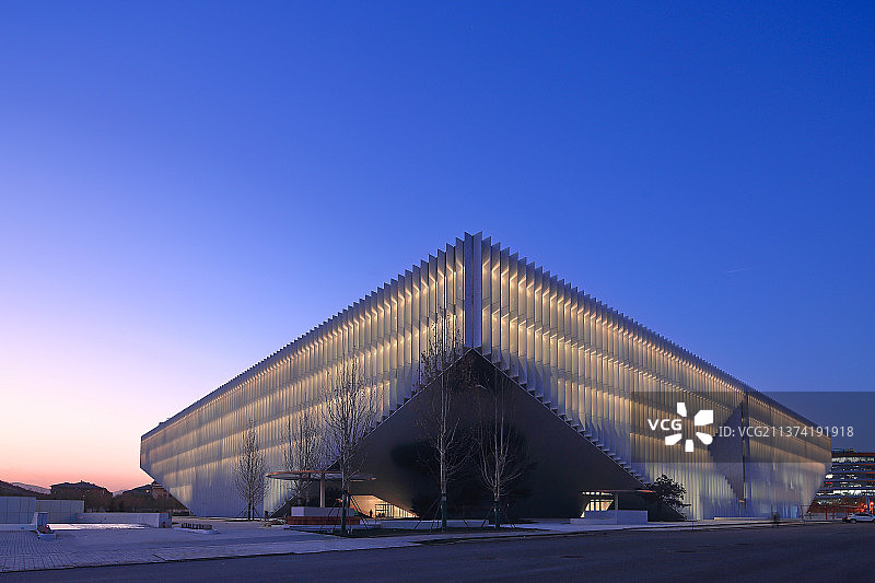 腾讯北京总部大厦夜景图片素材
