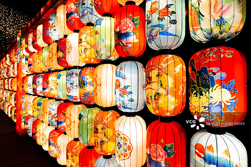 中国河南开封清明上河园景区冬季元宵节灯笼图片素材