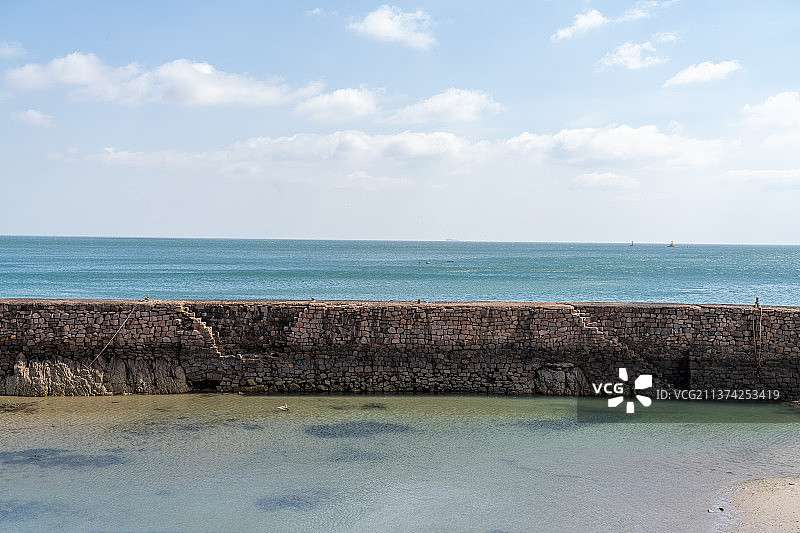 海上的防波堤图片素材