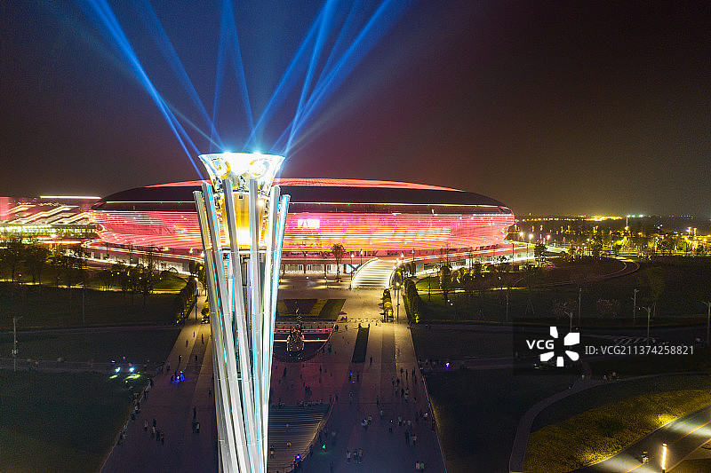 成都东安湖体育公园大运火炬图片素材