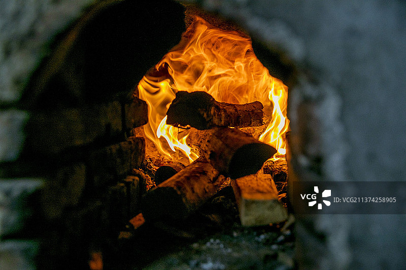 太湖洞庭碧螺春开采（炒茶）图片素材
