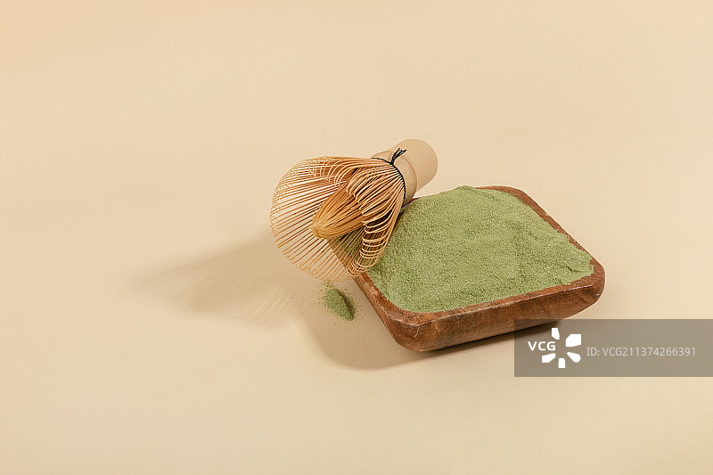 茶筅、抹茶和绿茶粉末图片素材