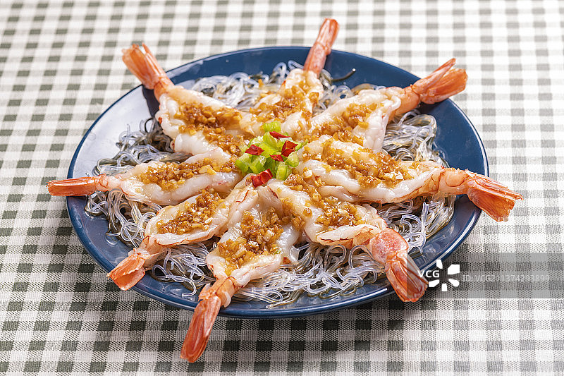 一盘蒜蓉开背虾特写图片素材