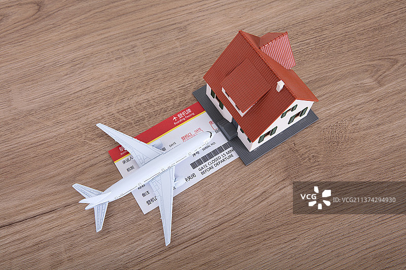 春运回家的飞机和登机牌概念图片素材