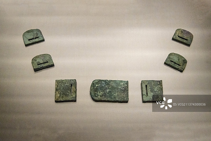 中国国家博物馆：青铜带銙（唐代，内蒙古巴彦淖尔市乌拉特前旗王逆修墓出土，内蒙古博物院藏）图片素材