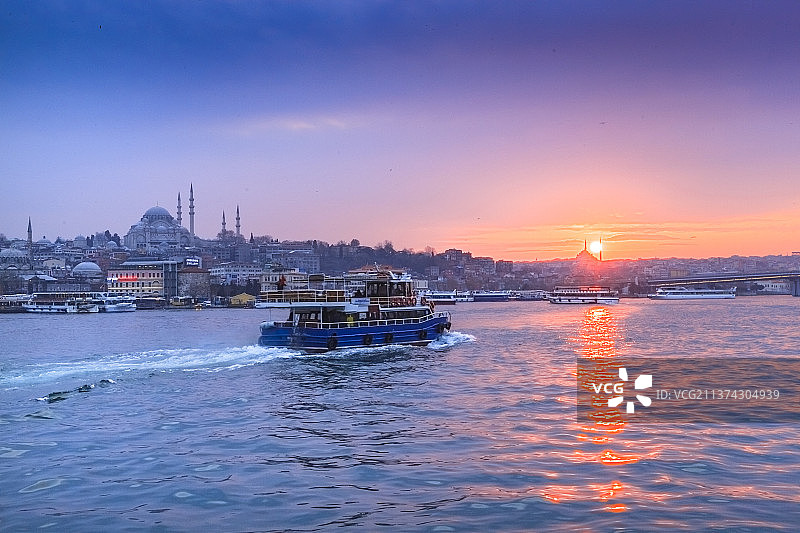 土耳其伊斯坦布尔海峡日落图片素材