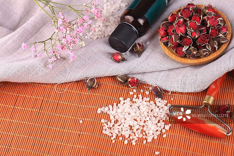 SPA美容玫瑰花精油静物图片素材