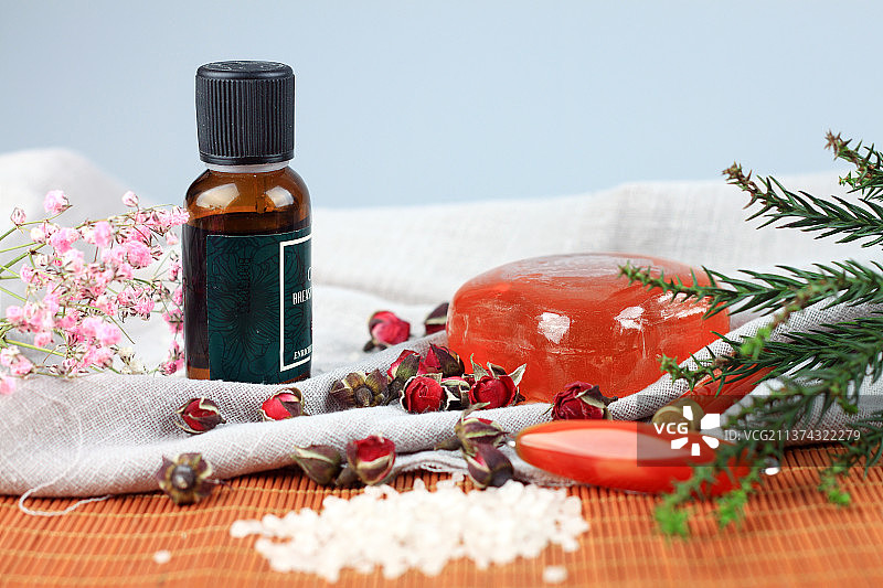SPA美容玫瑰花精油静物图片素材