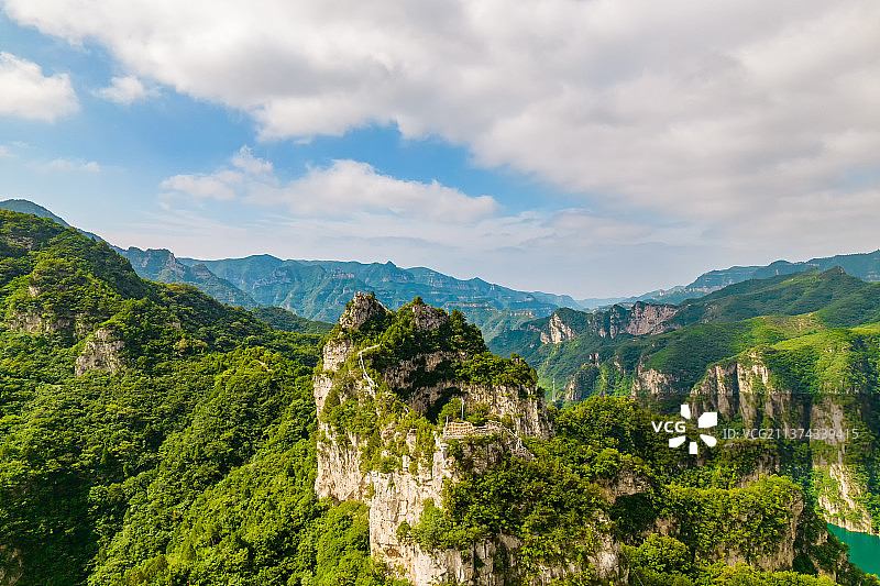 中国河南省焦作市修武县峰林峡景区夏季航拍视角图片素材