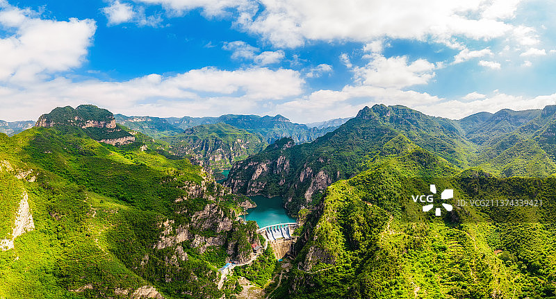 中国河南省焦作市修武县峰林峡景区夏季航拍视角图片素材