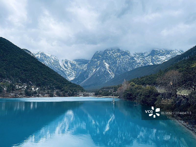 玉龙雪山蓝月谷图片素材