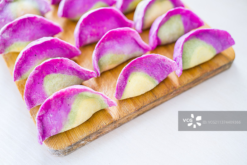 中华传统美食彩色饺子图片素材