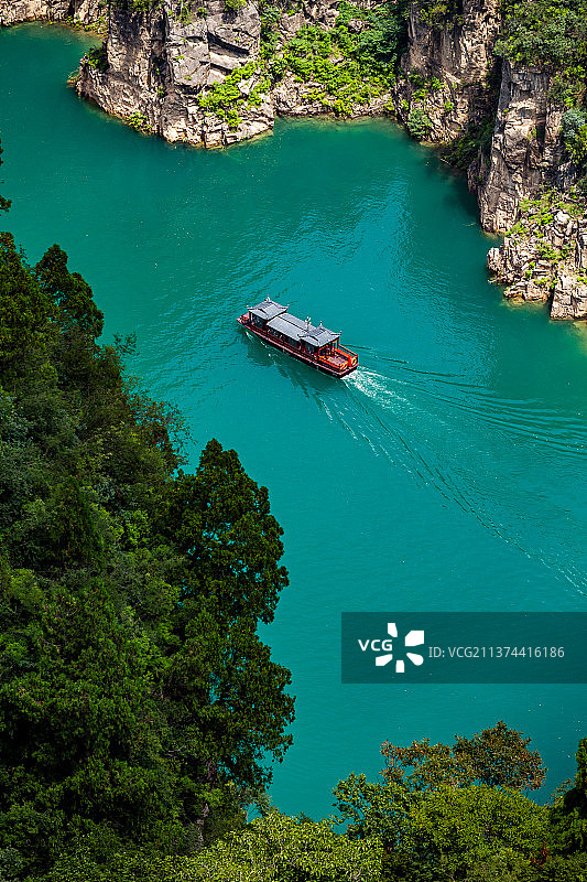 中国河南省焦作市修武县峰林峡景区夏季高视角俯拍图片素材