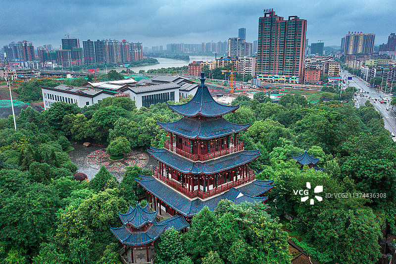 回雁亭与湘江+湖南省衡阳市雁峰区回雁峰景区图片素材