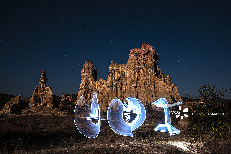 云南元谋土林夜景星空图片素材