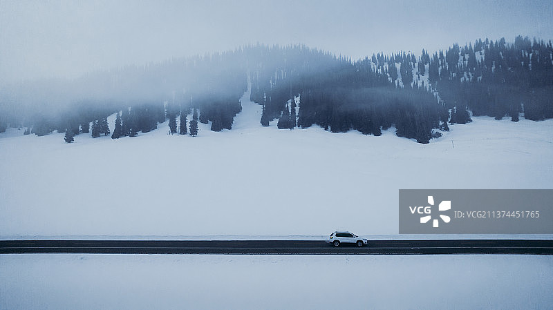 赛里木湖雪景图片素材
