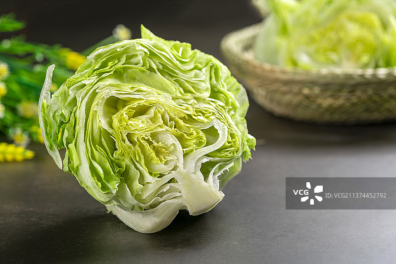 一簸箕球生菜特写图片素材