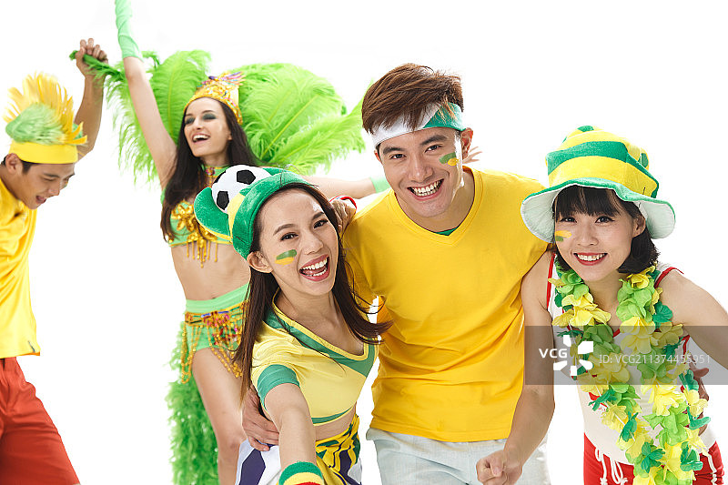 青年球迷欢歌热舞图片素材