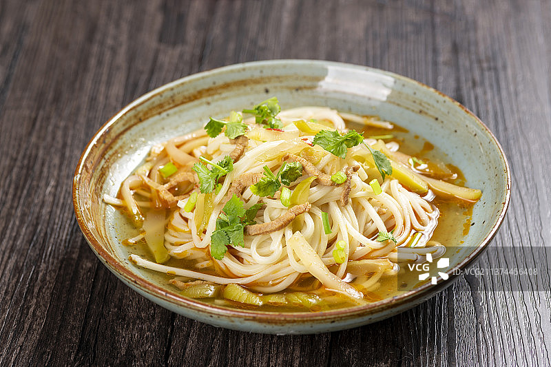 一碗榨菜肉丝面特写图片素材