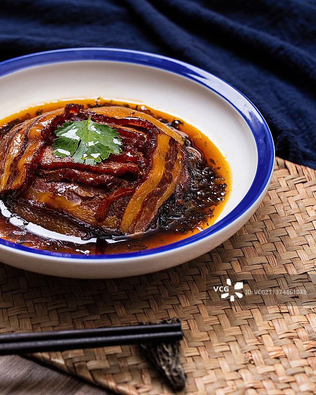 云南菜，梅菜扣肉，酸腌菜扣肉图片素材