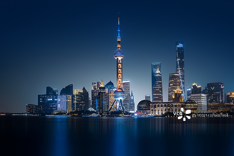 上海浦东陆家嘴东方明珠塔CBD夜景图片素材
