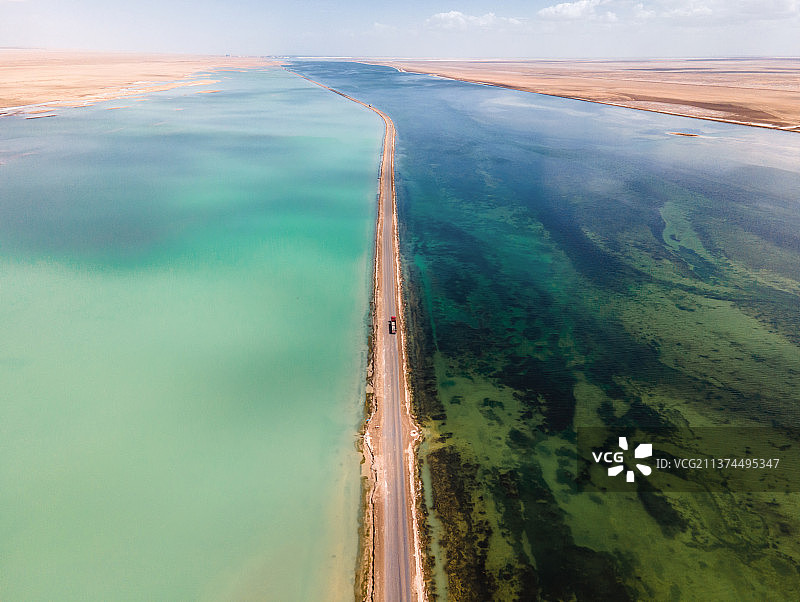 青海315国道双色湖图片素材