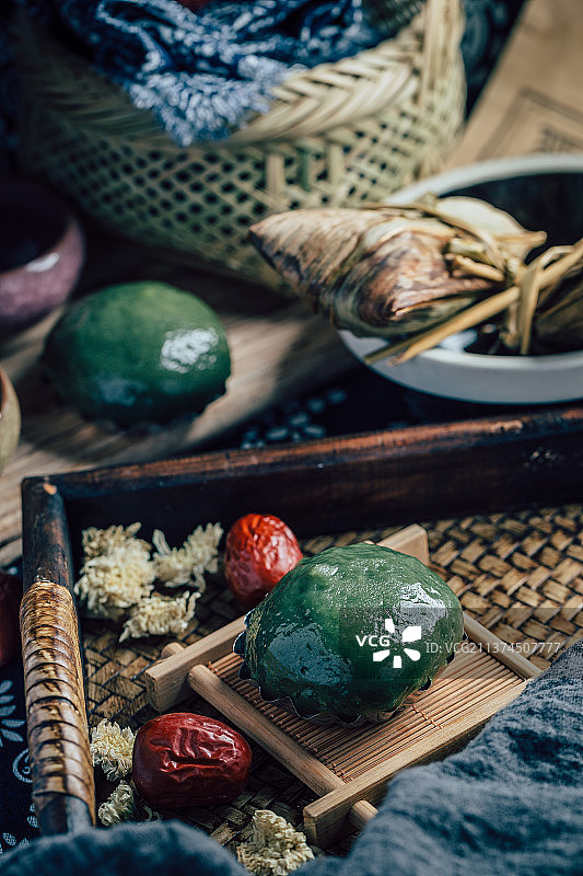 青团艾叶粑粑美食图片素材