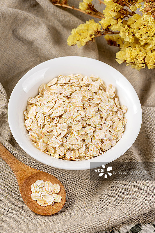 健康食品一碗燕麦片特写图片素材