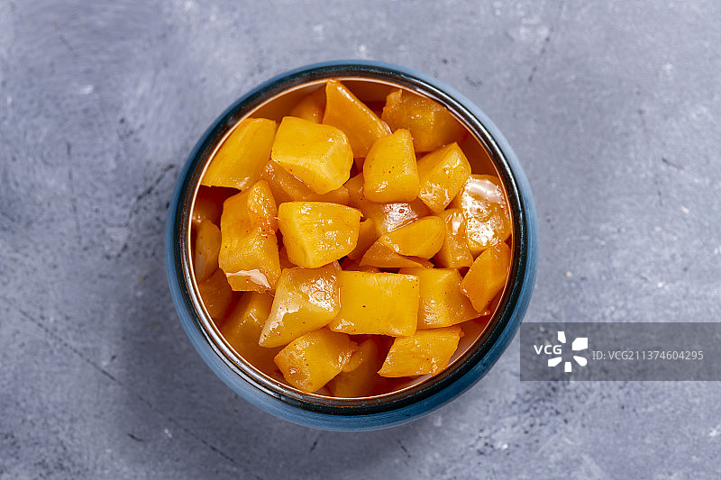 中式传统佐餐小菜腌萝卜丁特写图片素材