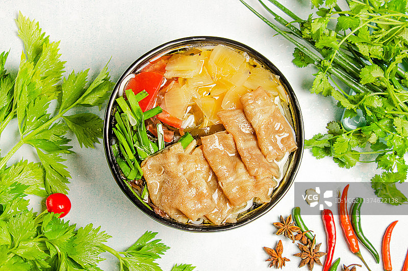 酸萝卜肥牛米线图片素材