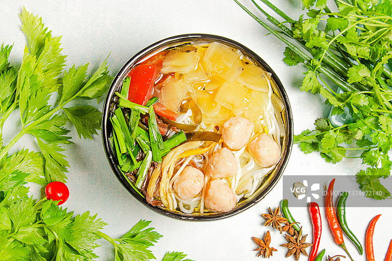 酸萝卜虾滑米线图片素材