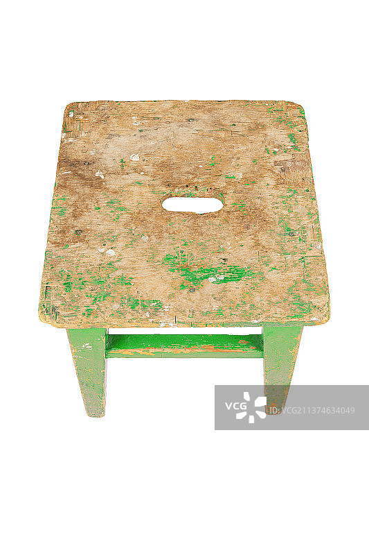 带有剥落石灰绿漆的老式木制凳子阁楼风格椅子图片素材