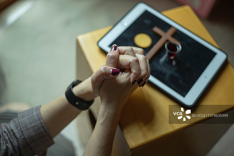 面包和葡萄汁基督教仪式图片素材