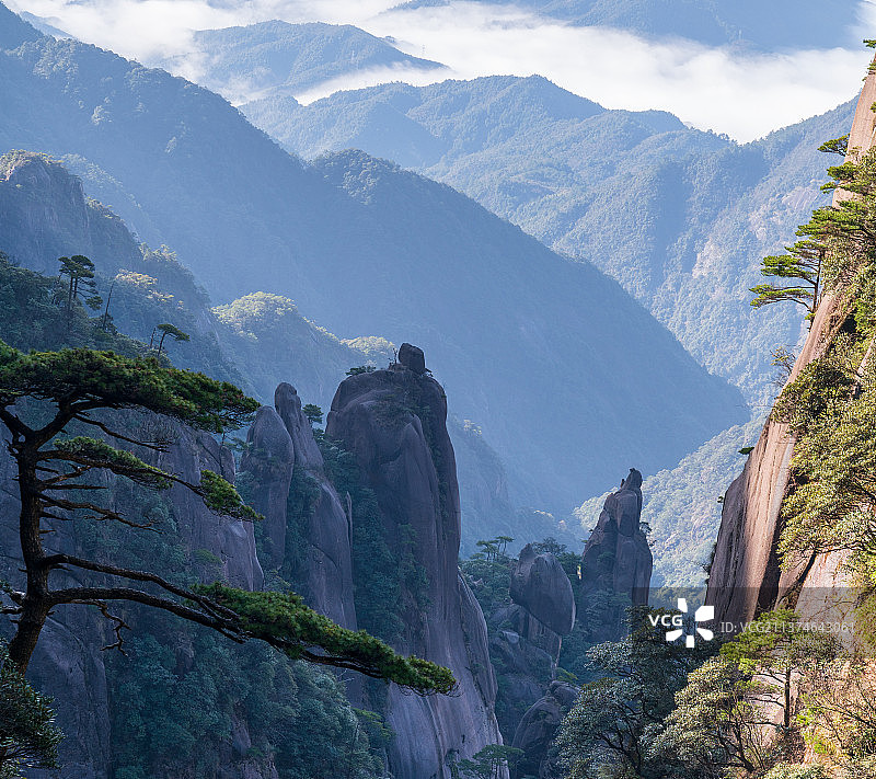 江西上饶三清山南清园景区风光之天神巡山图片素材