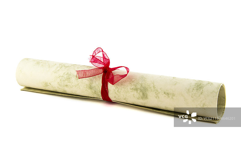 白色背景上的带丝带蝴蝶结的纸卷照片图片素材
