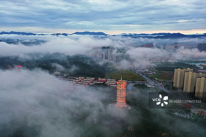 云渡宜春+江西省宜春市袁州区宜阳森林公园图片素材