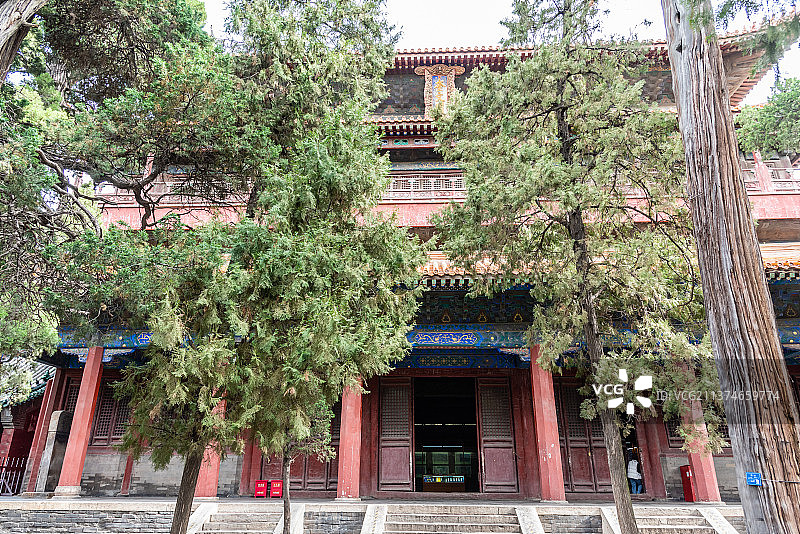 中国山东曲阜孔庙的奎文阁图片素材