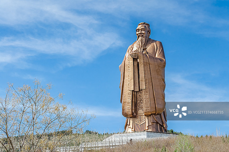 中国国内著名旅游景点摄影主题，山东省济宁市孔子的故乡尼山圣境景区，孔子雕像世界纪录72米孔夫子雕塑图片素材