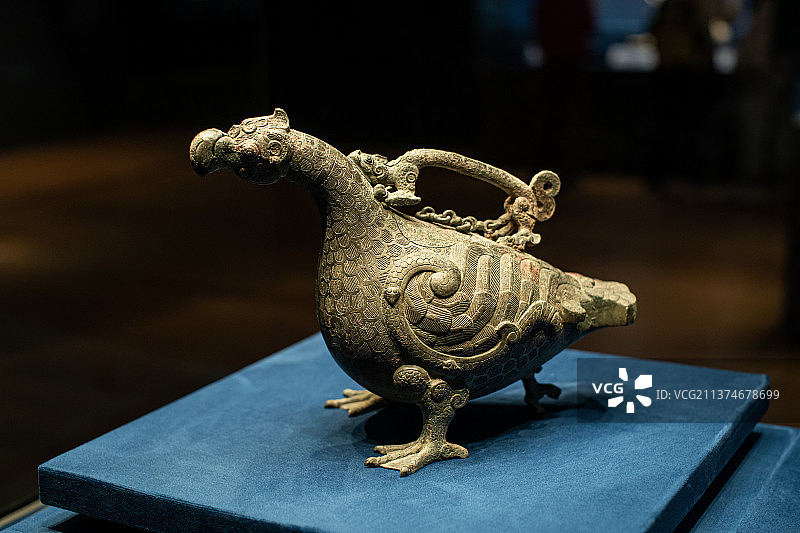 北京清华艺术博物馆“华夏之华”特展山西珍贵文物鸟尊图片素材