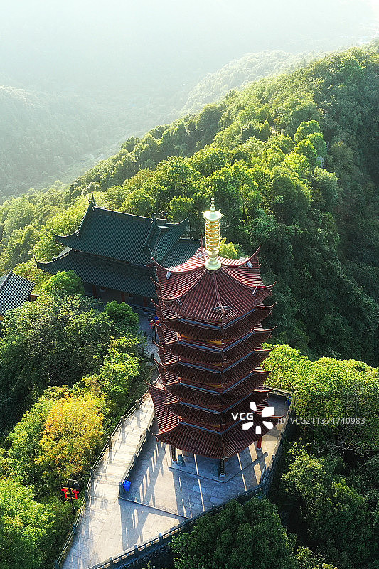 香炉峰思远塔+浙江省绍兴市越城区会稽山旅游度假区-竖幅图片素材