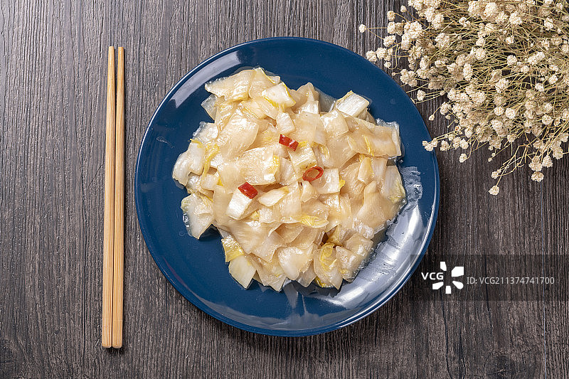 一盘醋溜白菜特写图片素材