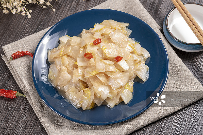 一盘醋溜白菜特写图片素材