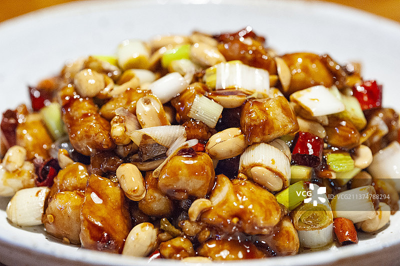 一盘宫保鸡丁特写图片素材