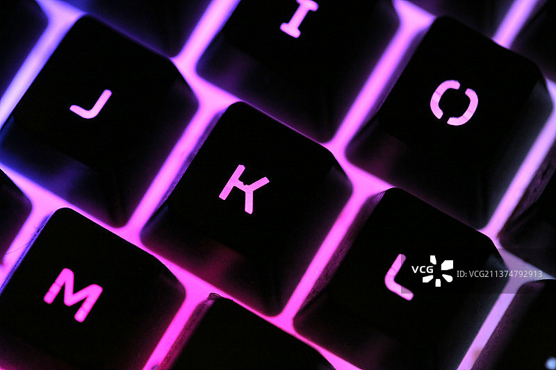 发光的键盘图片素材