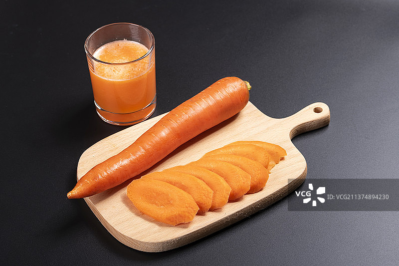 胡萝卜胡萝卜片与胡萝卜汁特写图片素材