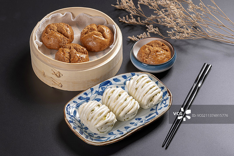 一盘红糖馒头一蒸笼红糖馒头特写图片素材