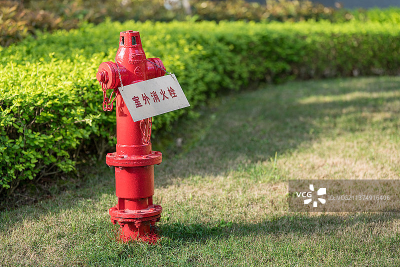 小区里的消防栓图片素材