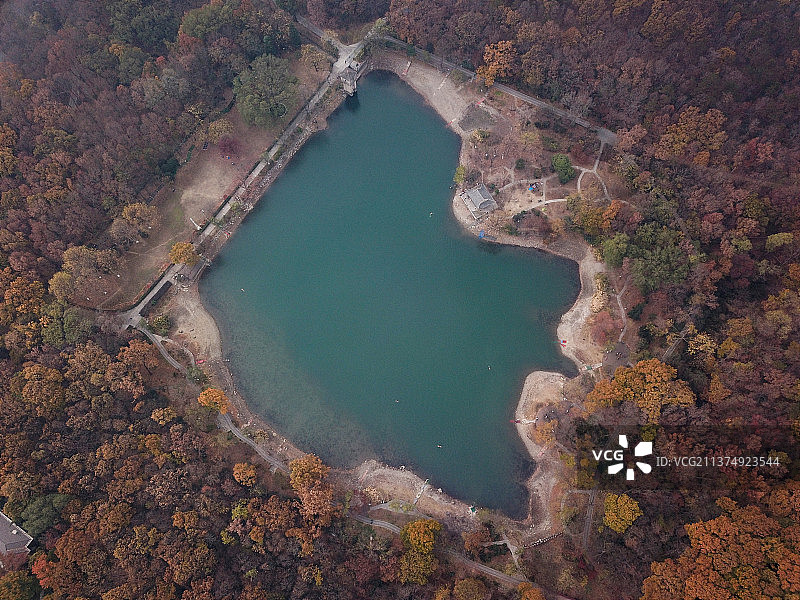 秋色紫霞湖图片素材